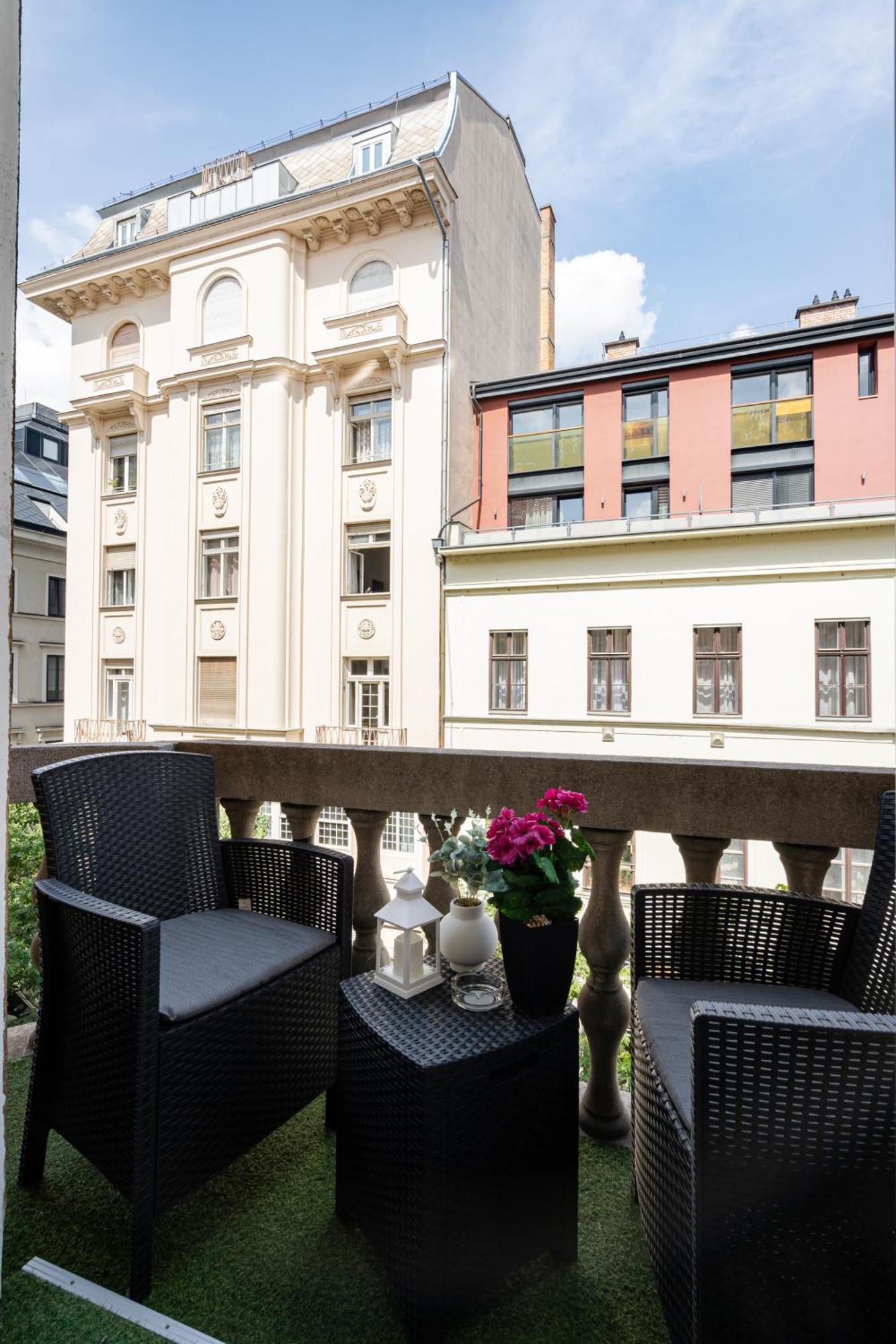 Kiraly 35 Luxury Apartment With Free Parking Budapest Eksteriør bilde
