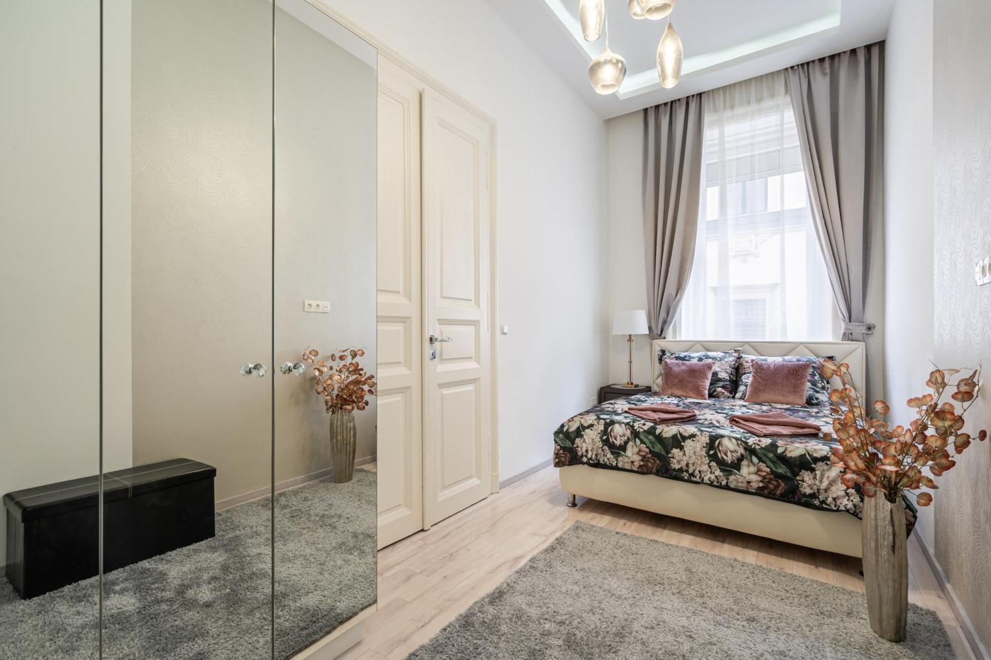 Kiraly 35 Luxury Apartment With Free Parking Budapest Eksteriør bilde
