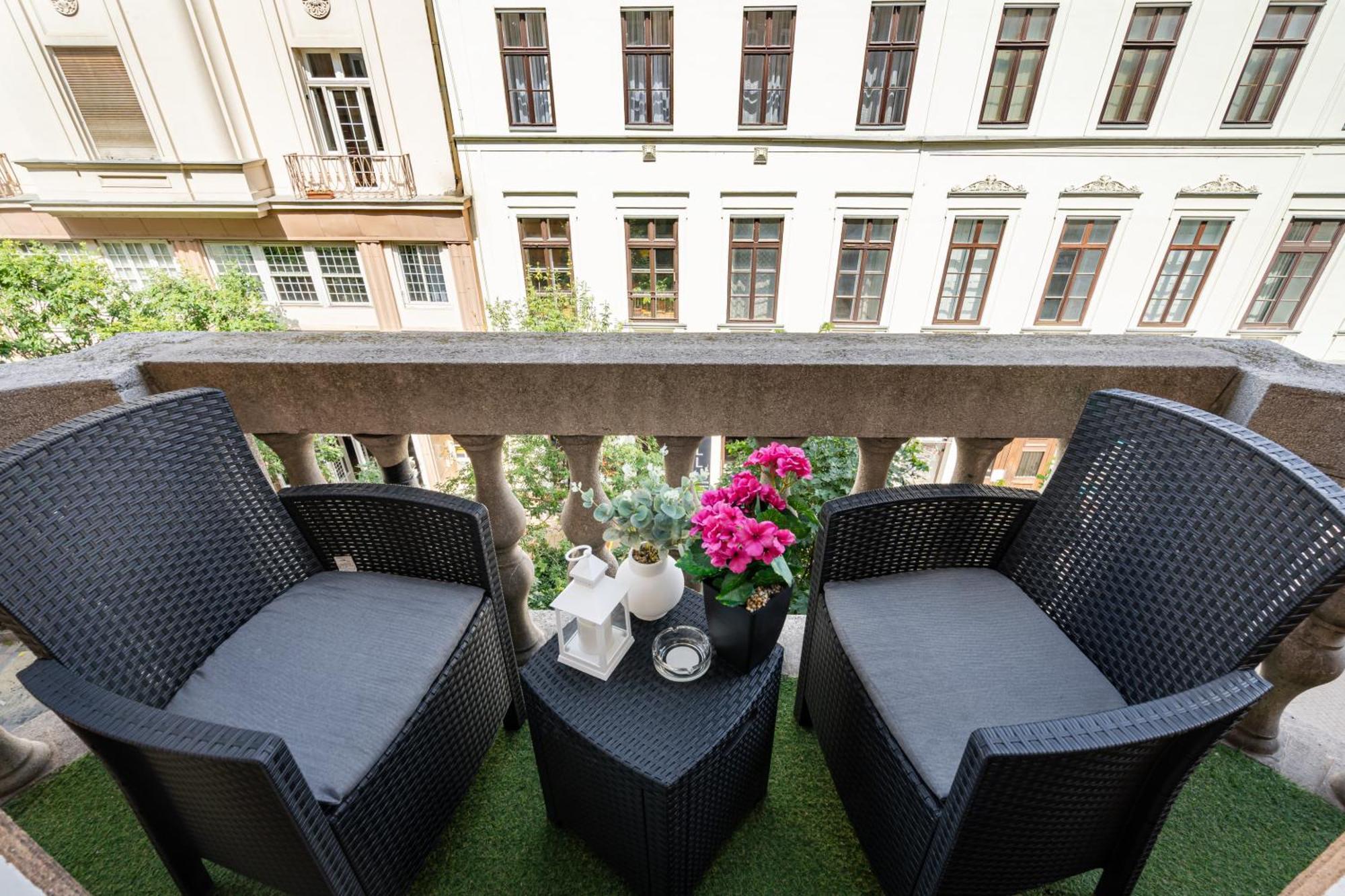 Kiraly 35 Luxury Apartment With Free Parking Budapest Eksteriør bilde