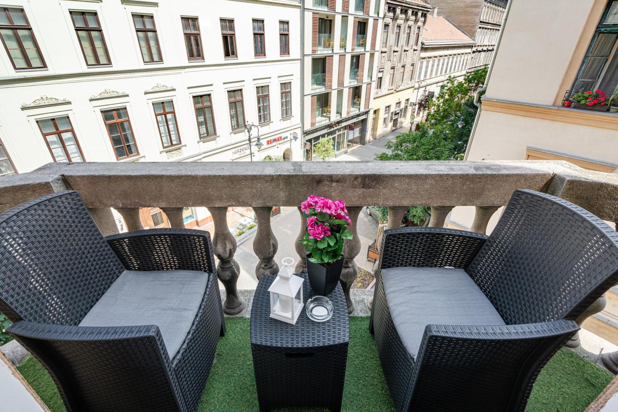 Kiraly 35 Luxury Apartment With Free Parking Budapest Eksteriør bilde